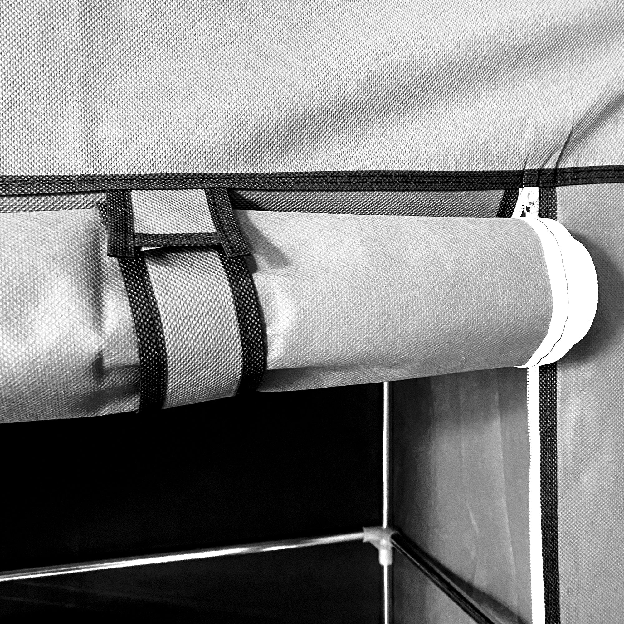 Vestidor de Tela con Cremallera y Ruedas  170x125x45cm, 6 compartimentos, 3 puertas, 2 roperos - Estilo Actual y Máxima Funcionalidad